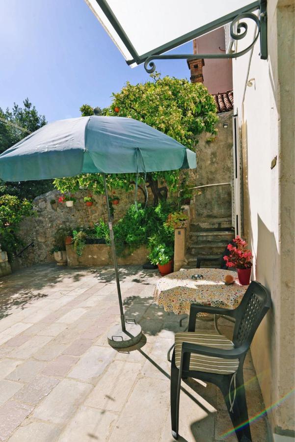 Guesthouse Manda ดูบรอฟนิก ภายนอก รูปภาพ