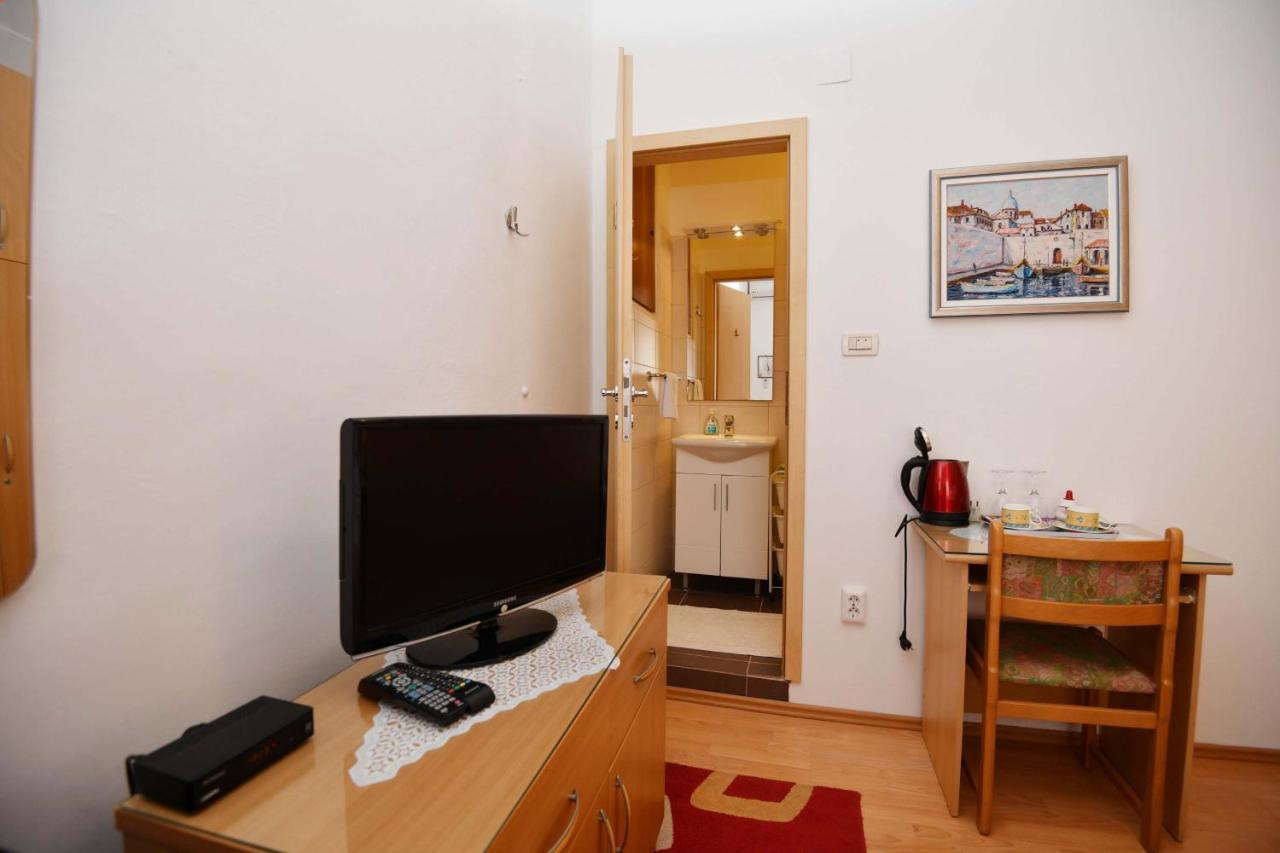 Guesthouse Manda ดูบรอฟนิก ภายนอก รูปภาพ