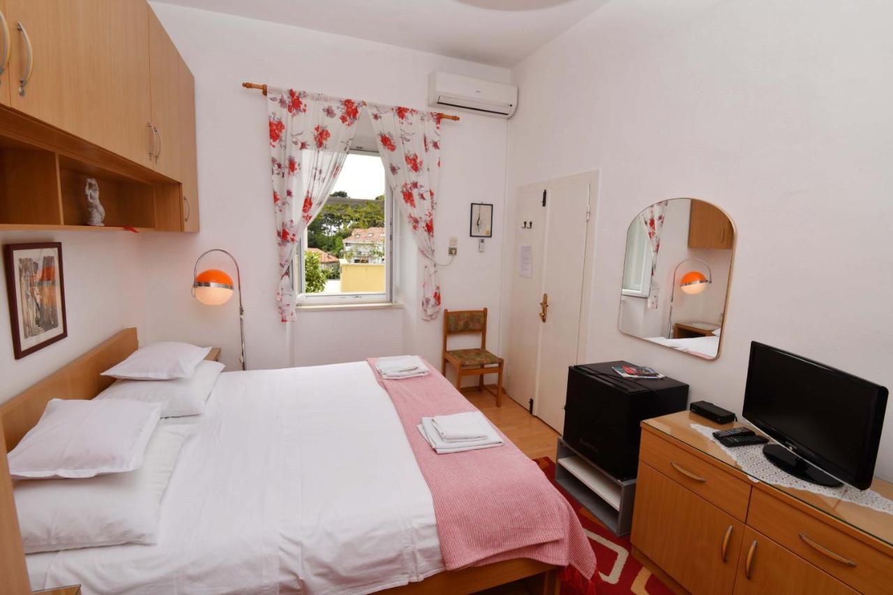 Guesthouse Manda ดูบรอฟนิก ภายนอก รูปภาพ