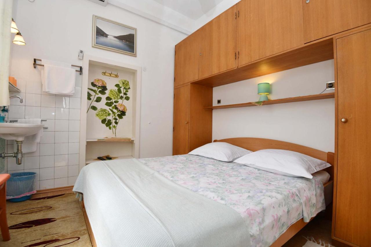 Guesthouse Manda ดูบรอฟนิก ภายนอก รูปภาพ