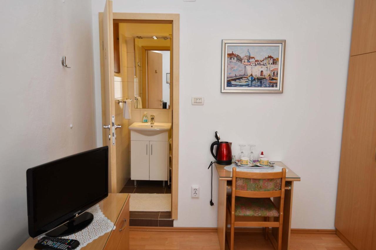 Guesthouse Manda ดูบรอฟนิก ภายนอก รูปภาพ