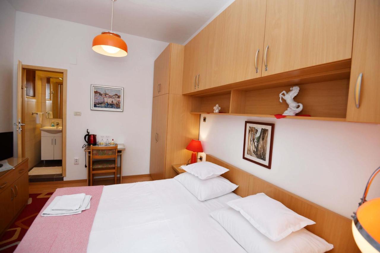 Guesthouse Manda ดูบรอฟนิก ภายนอก รูปภาพ