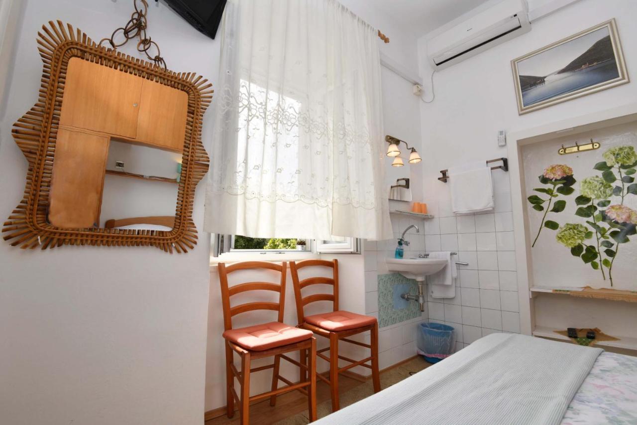 Guesthouse Manda ดูบรอฟนิก ภายนอก รูปภาพ