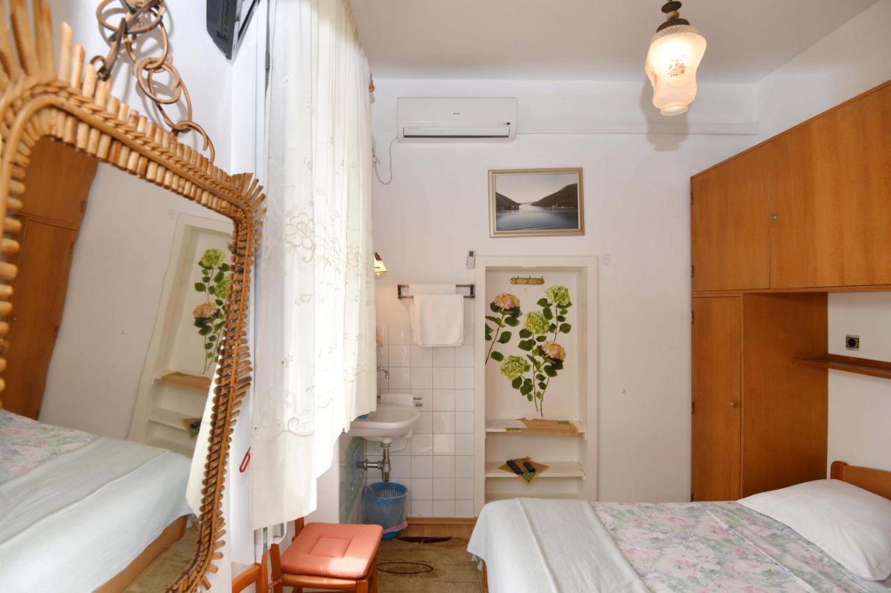 Guesthouse Manda ดูบรอฟนิก ภายนอก รูปภาพ
