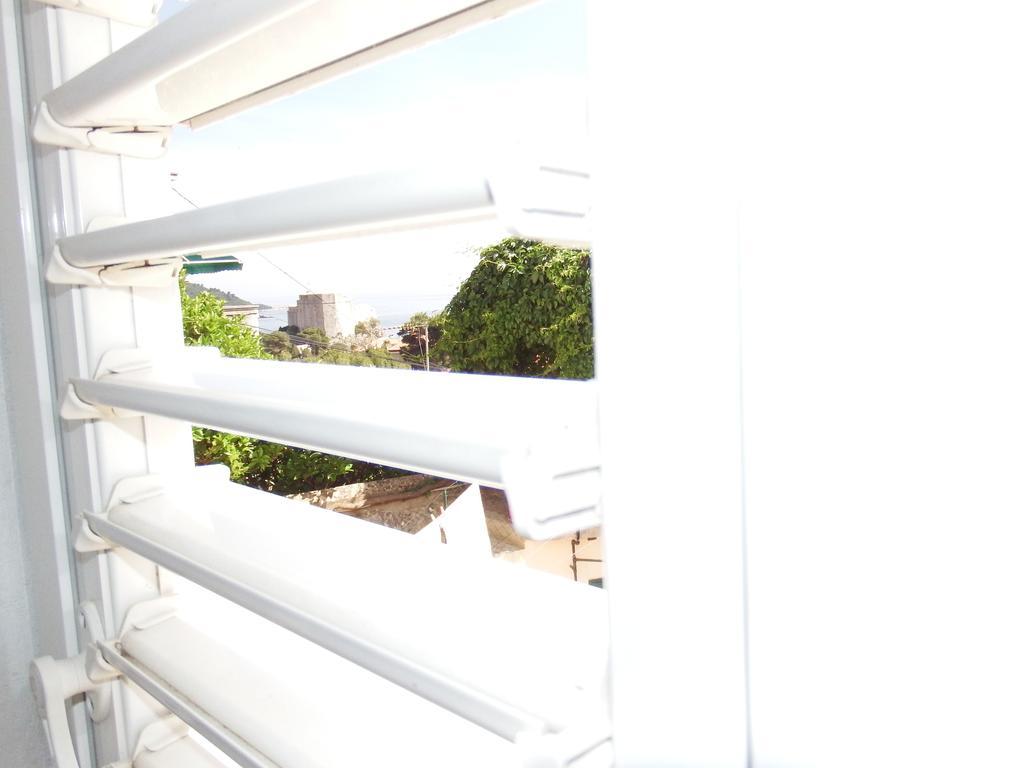 Guesthouse Manda ดูบรอฟนิก ภายนอก รูปภาพ