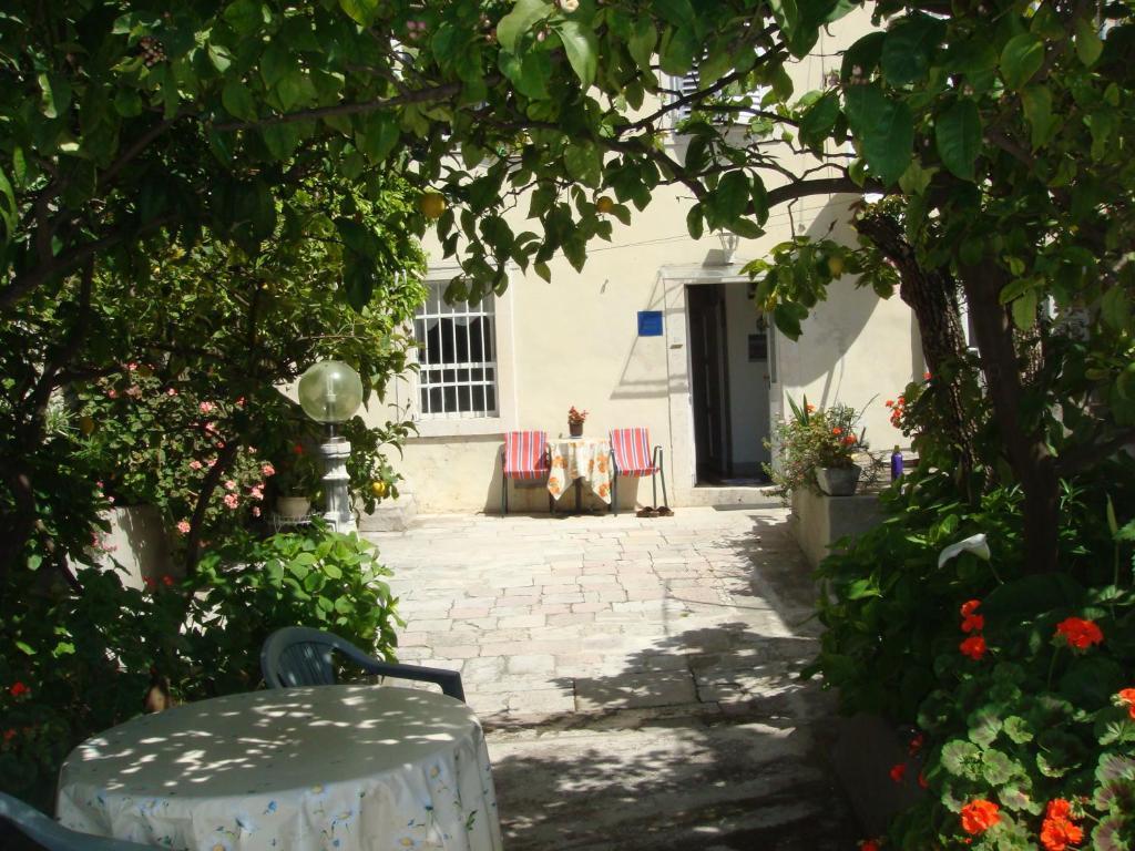 Guesthouse Manda ดูบรอฟนิก ภายนอก รูปภาพ